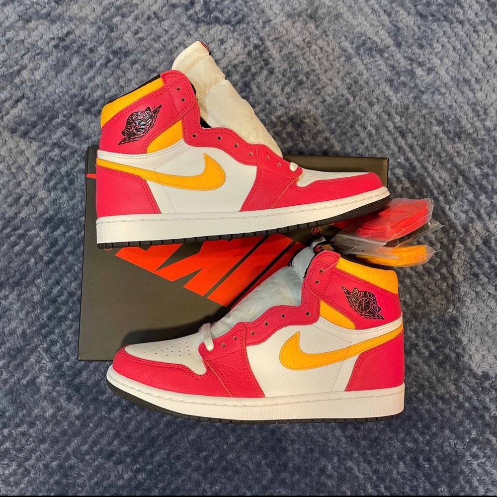 Nike Air Jordan 1 Retro High OG ‘Light Fusion Red’ Men’s Sz9